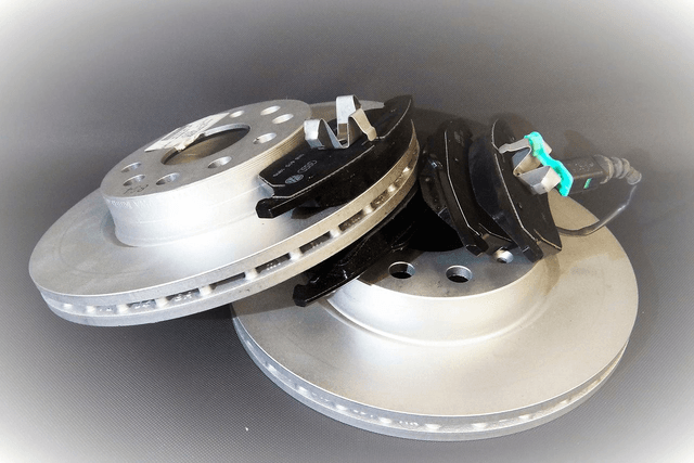 Disques et plaquettes arrière (changement)